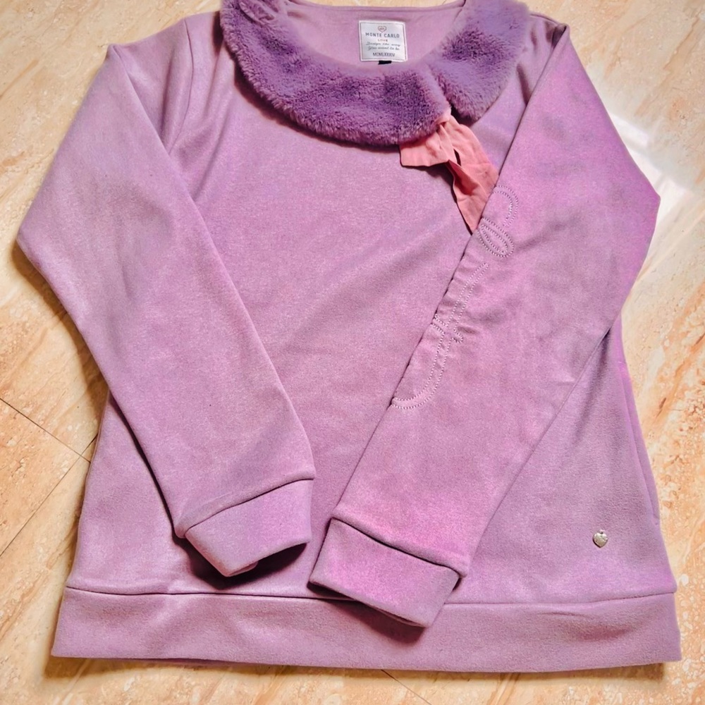 Monte Carlo Stylish Elegant Top